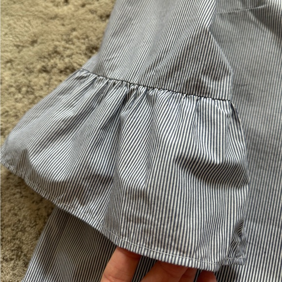 J Crew light 100% cotton top with bell sleeves. Never worn. Size S. - Picture 4 of 7